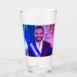 Verre Nayib Bukele, Président du Salvador