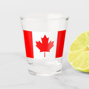 Verre photographié patriotique avec drapeau du Can