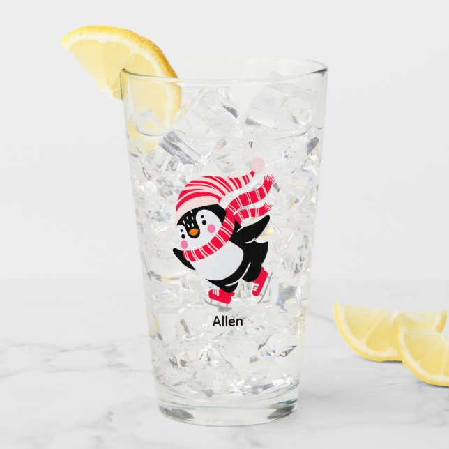 Verre Pingouin de Noël dans un Casquette et écharpe sur  (Devant glace)