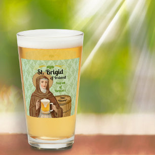 Verre Sainte Brigitte d'Irlande et son tonneau de bière