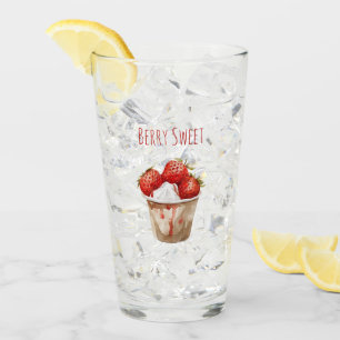 Verre Tasse de fraises sucrées aux fruits rouges