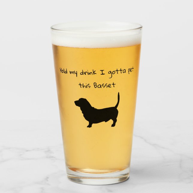 Verre Tenez ma tasse Je Dois Pet Ce Basset Hound Glass (Devant (rempli))