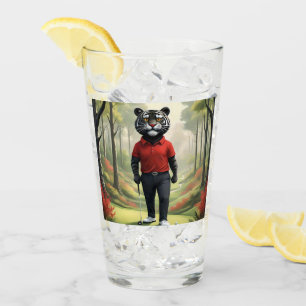 Verre Tiger Jouant Au Golf Dans Les Bois,