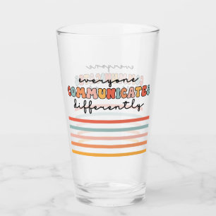 Verre Tout Le Monde Coloré Communique Différemment