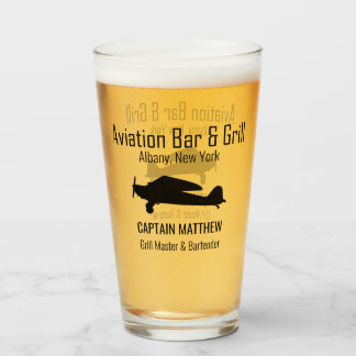 Verres de bière de bar et grill de l'aviation