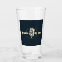 Vers Le Bas Par Verre À Dix Pint