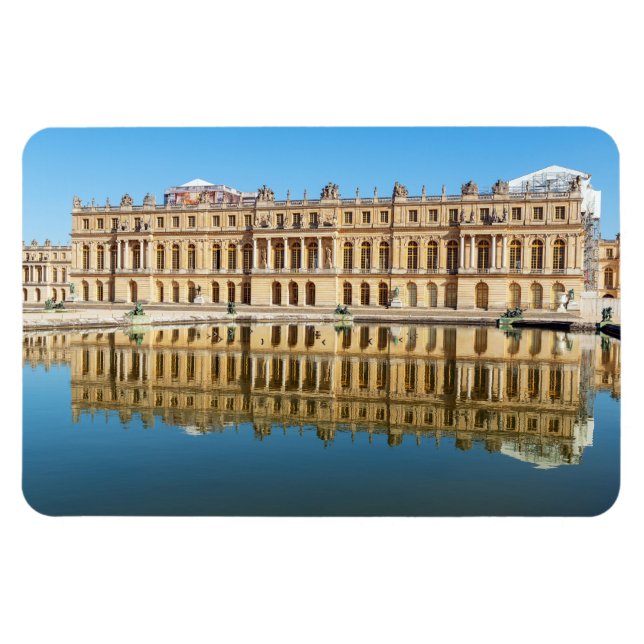 Versailles palace and reflection in a pond magnet (Horizontal)
