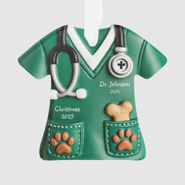 Veterinarian Scrub Shirt Personalized Ornament (devant)