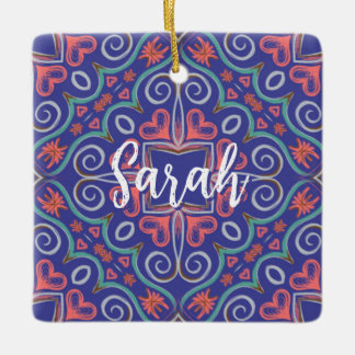 Vibrant ornament with curls