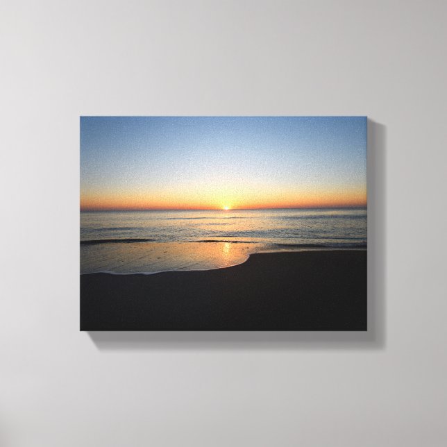 Vibrant sunrise over the ocean canvas print (Front)