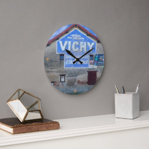 Vichy, en France. Large Clock