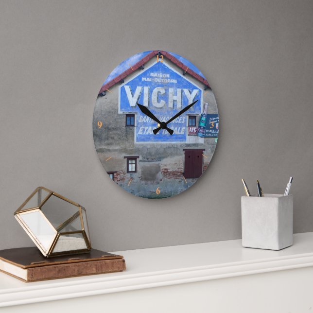 Vichy, en France. Large Clock (Office)