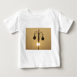 Victorian Charm: Vintage Streetlight Lamp Posts Baby T-Shirt