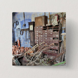 VICTORIAN ENGLAND 2 INCH SQUARE BUTTON