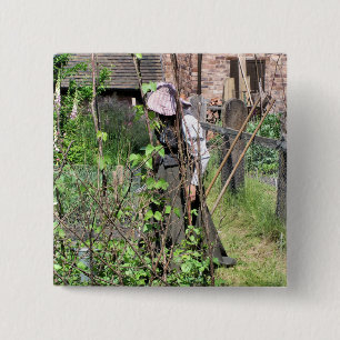 VICTORIAN ENGLAND 2 INCH SQUARE BUTTON