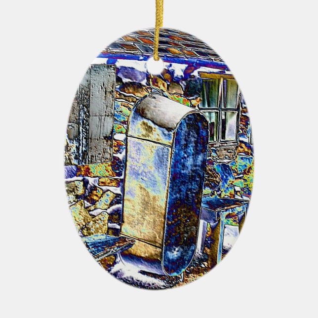 VICTORIAN ENGLAND CERAMIC ORNAMENT (Front)