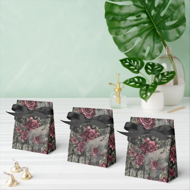 Victorian Gothic Garden Roses Pattern Favor Box (Multiple)