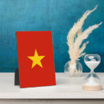 Vietnam flag plaque<br><div class="desc">An ideal gift for all those who are patriotic of their country!</div>