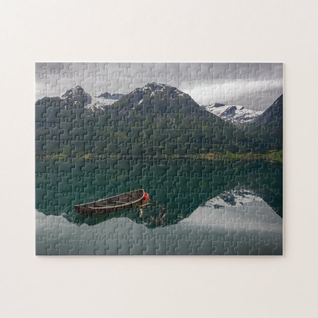 Vieux bateau à rames avec le puzzle de réflexion (Horizontal)