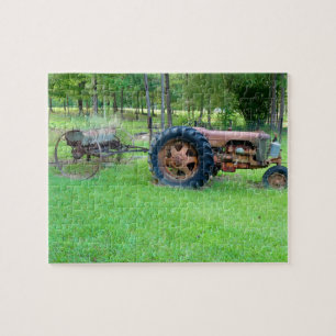 Vieux tracteur agricole rouillé Jigsaw Puzzle