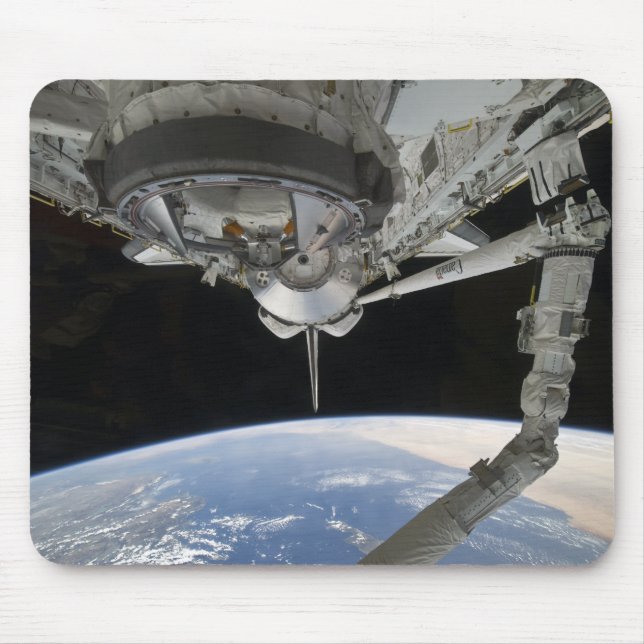 View of Space Shuttle Discovery Mouse Pad (Front)