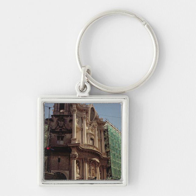 View of the exterior fa�ade keychain (Front)