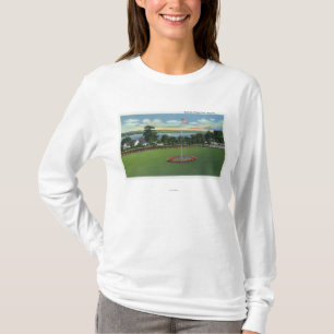View of the Mayville Village Park and Flagpole T-Shirt