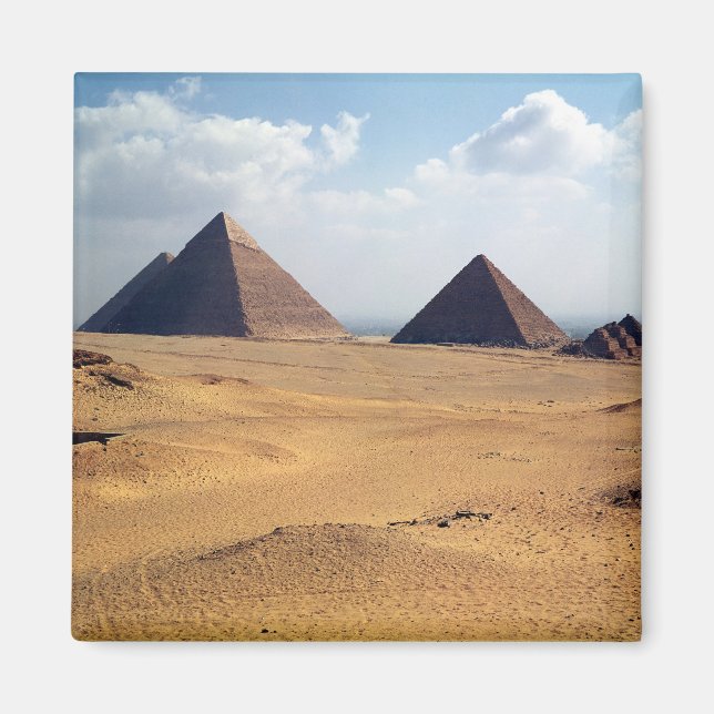 View of the Pyramids of Cheops Magnet (Front)