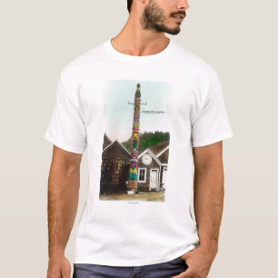 View of the Raven TotempoleWrangell, AK T-Shirt