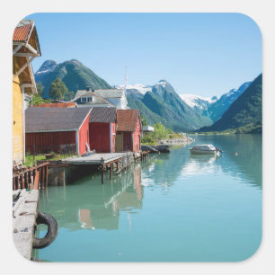 Village du Fjæ et un fjord en Norvège autocollant