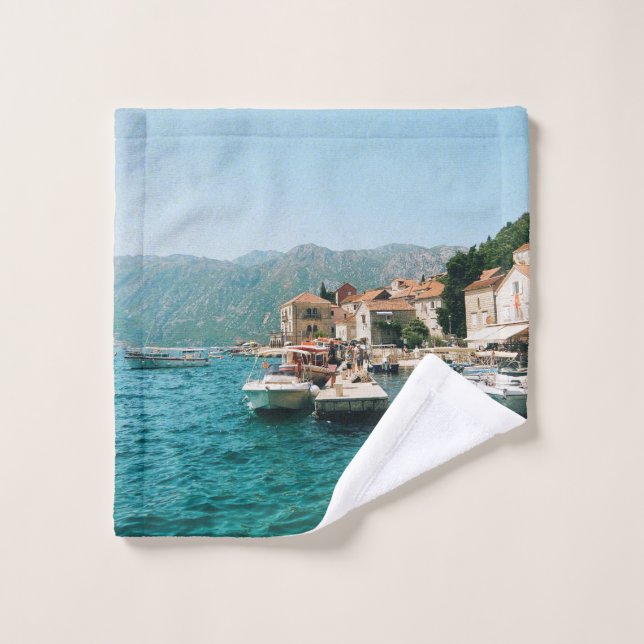 Ville côtière de Perast, Monténégro (Gant de toilette)