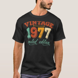 Vintage 1977 45th Birthday award Men Women 45 Year T-Shirt