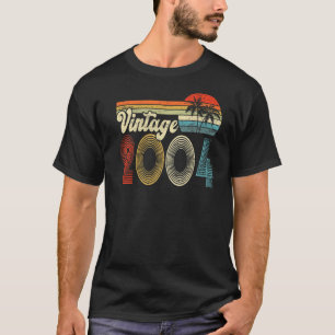 Vintage 2004 Born In 2004 19th Birthday  19 Year O T-Shirt