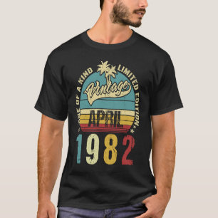 Vintage 40 Years Old April 1982 Decorations 40th B T-Shirt