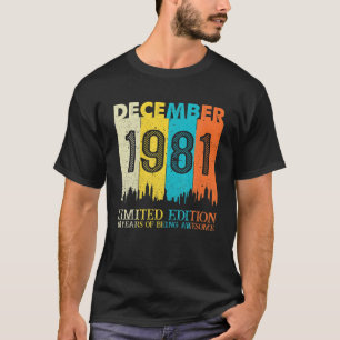 Vintage 40Th Birthday 40 Years Old Being Awesome A T-Shirt