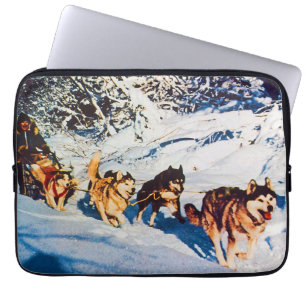 Vintage Alaska eskimo Malamute sled racing Laptop Sleeve