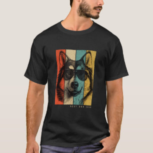 Vintage Alaskan Malamute Dog Mom Dad Kids Men Wome T-Shirt