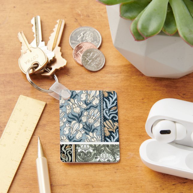 Vintage Art Nouveau, Garden Iris Flowers Keychain (Desk)