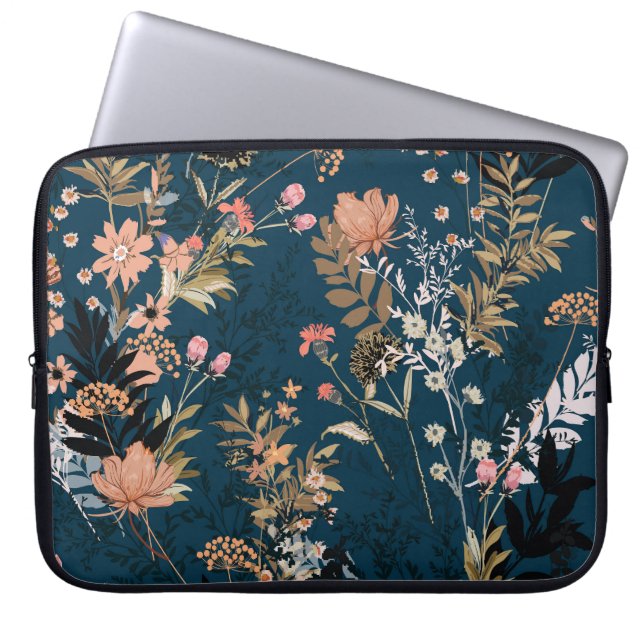Vintage Autumn Berries Seamless Pattern Laptop Sleeve (Front)