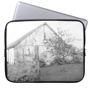 Vintage Barn Laptop Sleeve