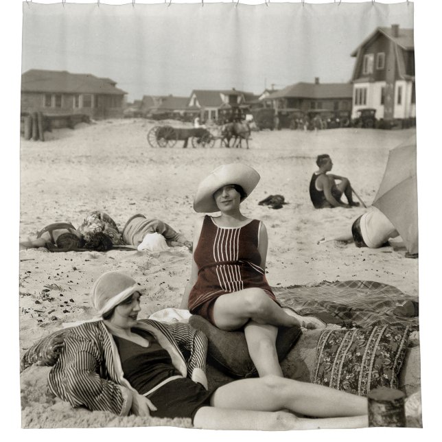 VINTAGE BEACH SCENE - 1920s (Front)