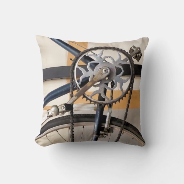 VINTAGE BIKE THROW PILLOW (Front)