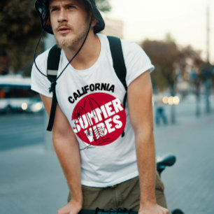 Vintage California surf red sun summer vibes T-Shirt