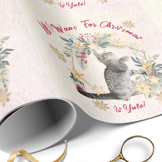 Vintage Cat Christmas Wrapping Paper – Yule Wreath (Creator Uploaded)