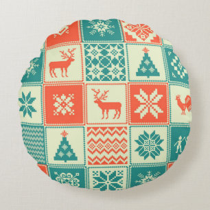 Vintage Christmas patchwork seamless pattern. Trad Round Pillow