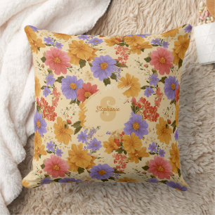 Vintage Daisy Floral Pattern (2) Throw Pillow