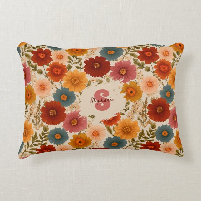 Vintage Daisy Floral Pattern Accent Pillow (Front)