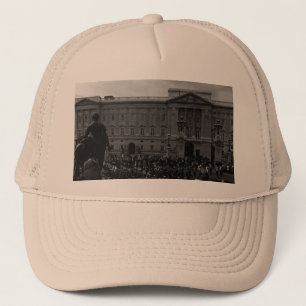 Vintage England London Old Guard Buckingham Palace Trucker Hat