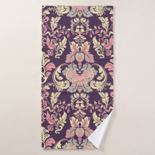 Vintage floral seamless patten. Classic Baroque wa Bath Towel