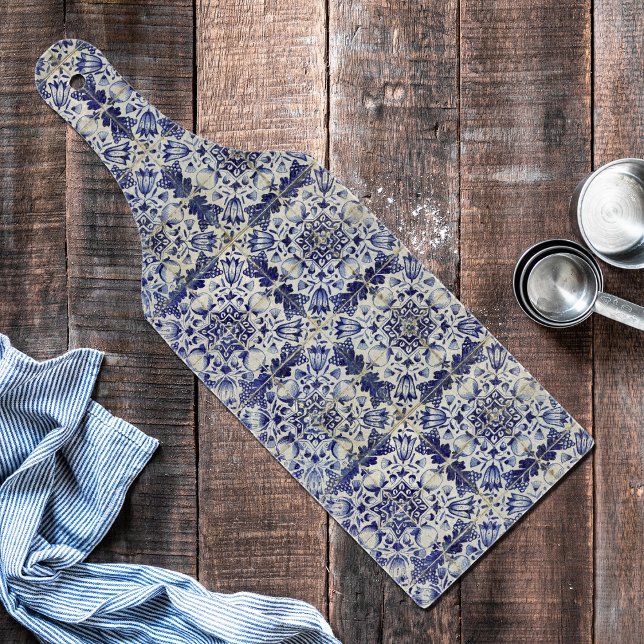 Vintage Geometric Blue White Tile Pattern  Cutting Board (Creator Uploaded)